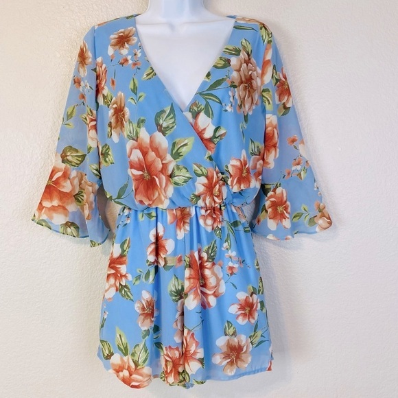 Everly Blue Floral Open Back Romper Size S - Picture 2 of 8